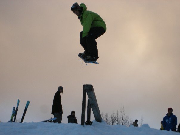 Nollie off wooden uprail