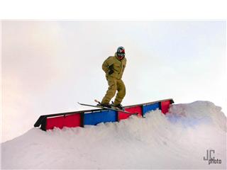 Nopoles hands also in pocketts again