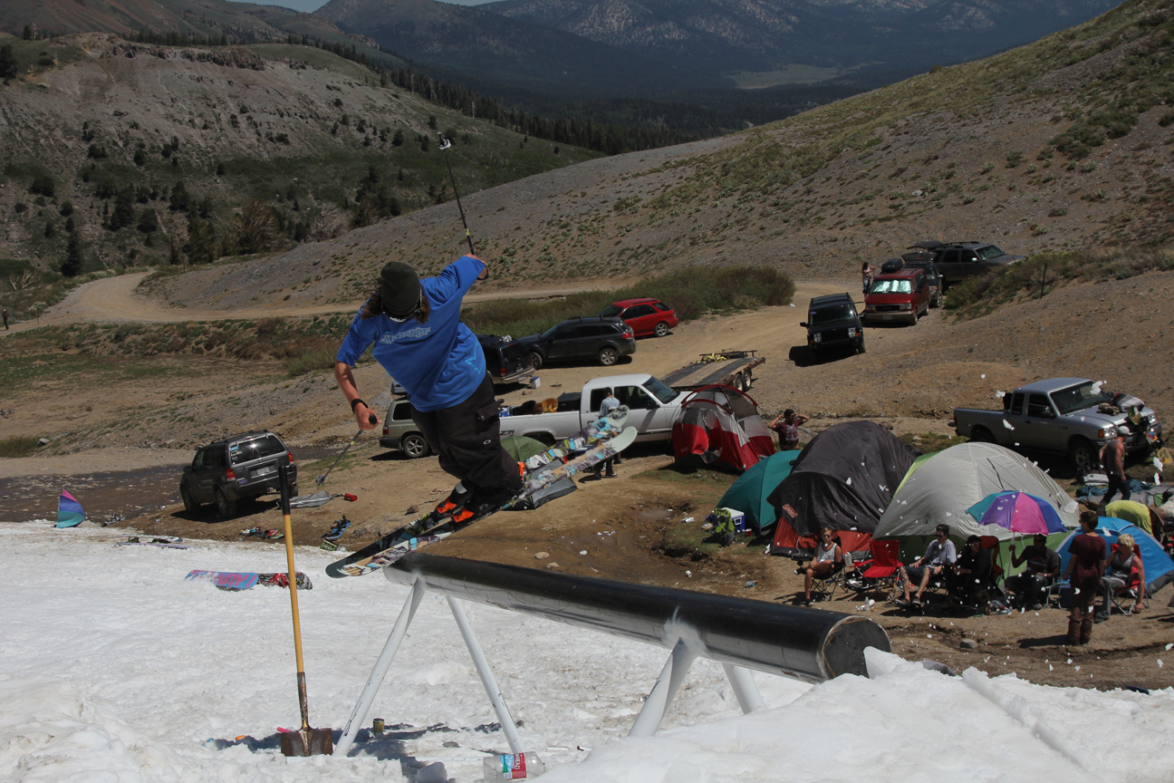 Nose Press around a shovel