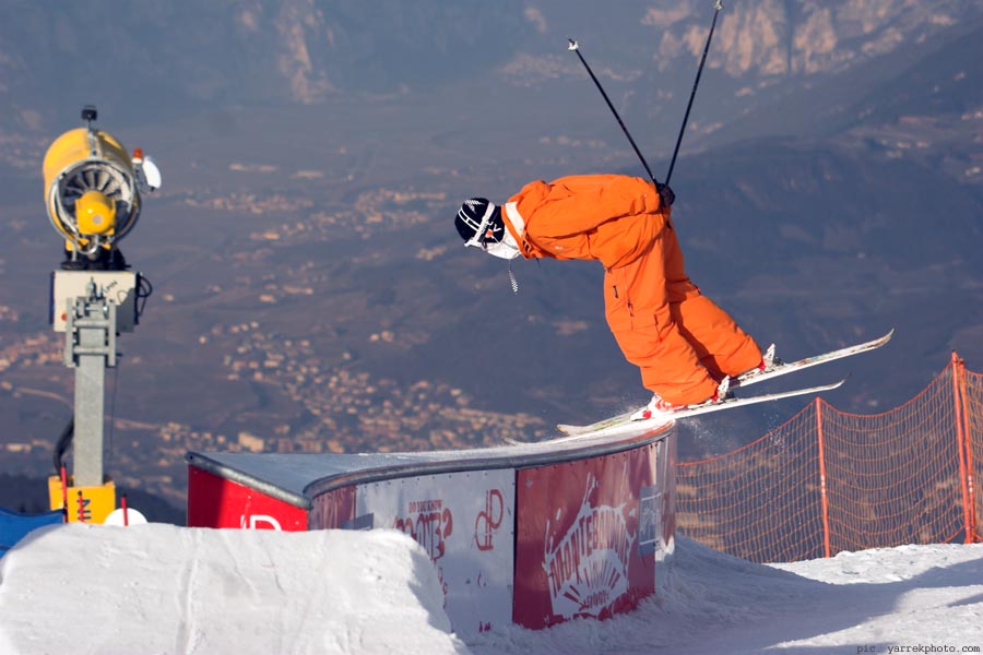 Noseslide' the S-Box