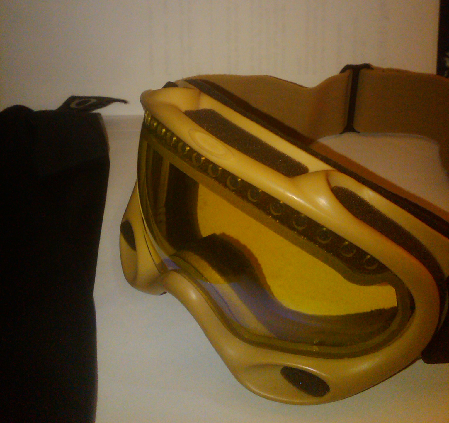 Oakley a front