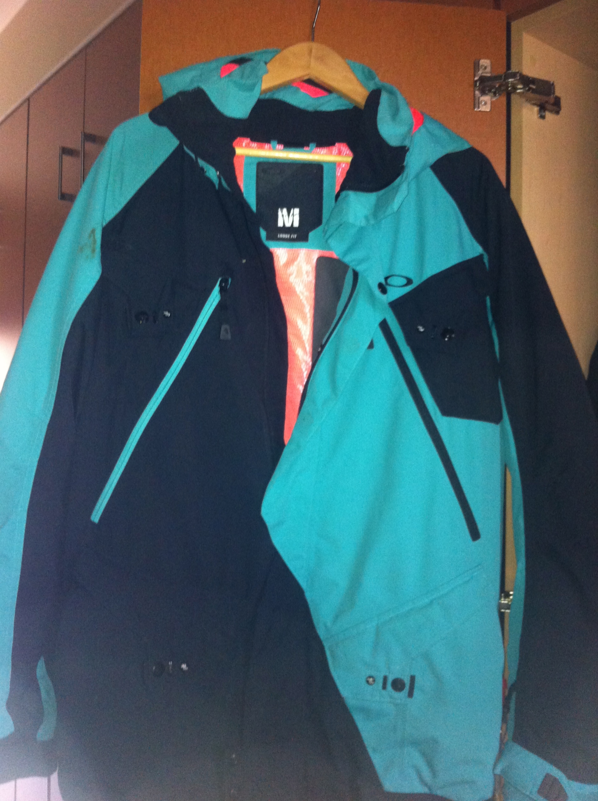 Oakley Loose Fit Medium