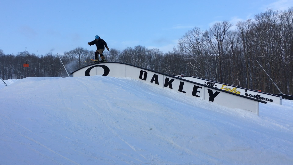 Oakley rail