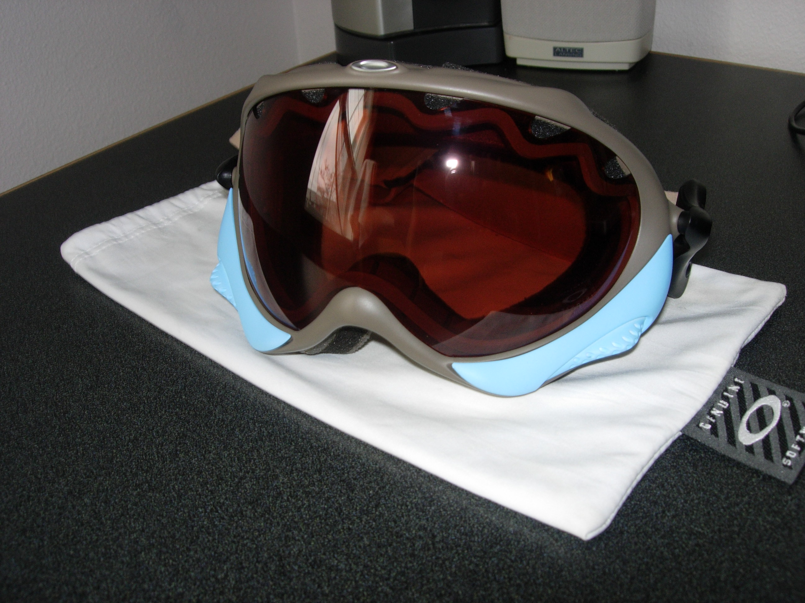 Oakley Wisdom Toast/Ozone/VR28