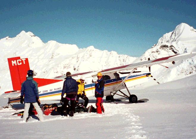Offloading for 5 days backcountry powder heaven!
