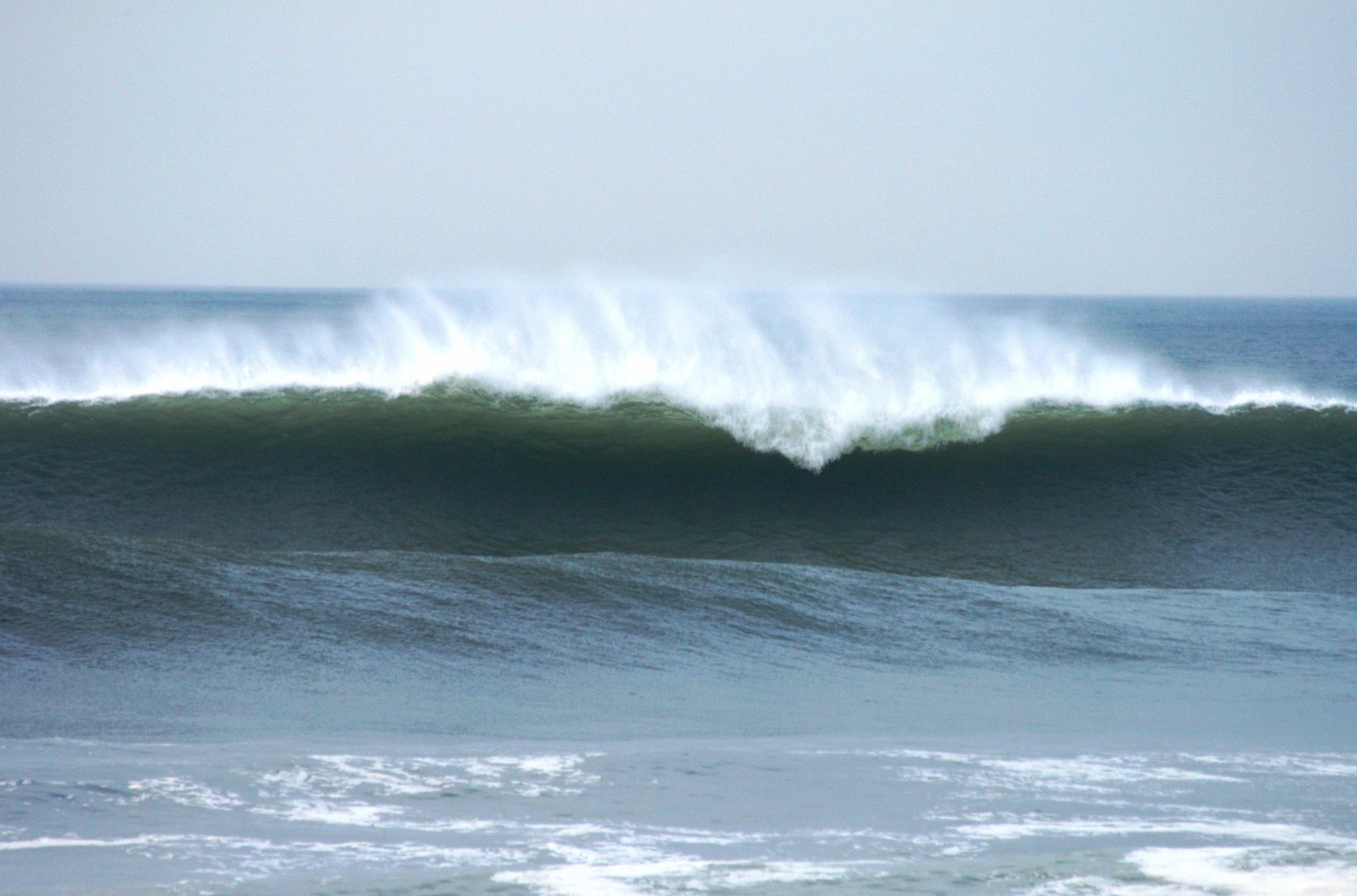 Offshore winds and noone out