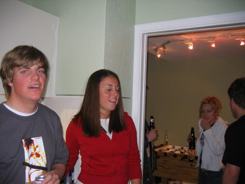 OH MY GOD ITS TEDDY KNAPE