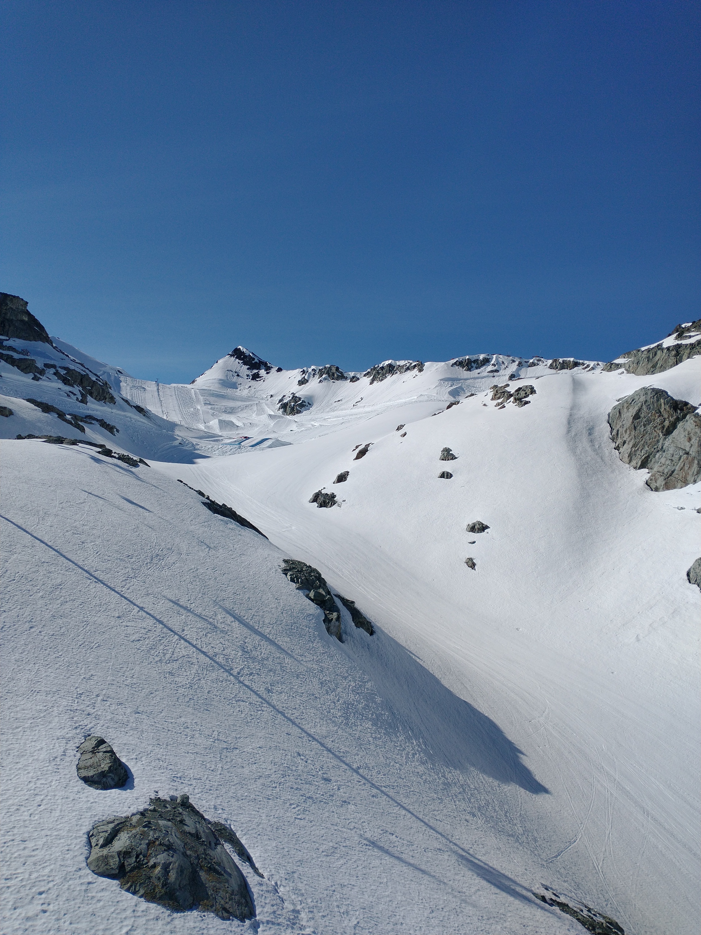 On the way up to the glacier 