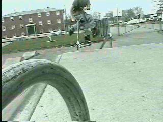 one handed taiwhip beeeooooottcchhhh