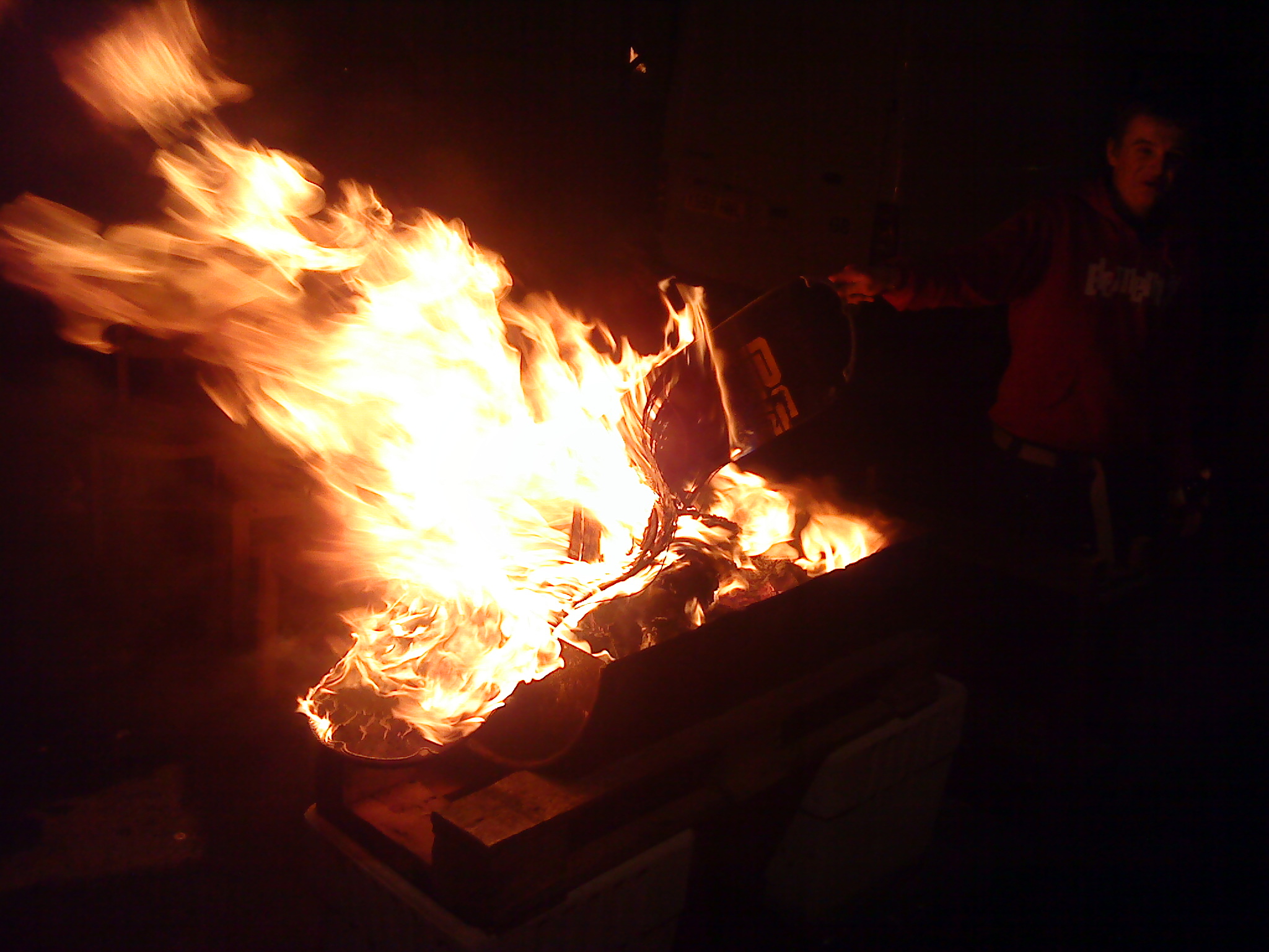 One verrrrry dead snowboard!