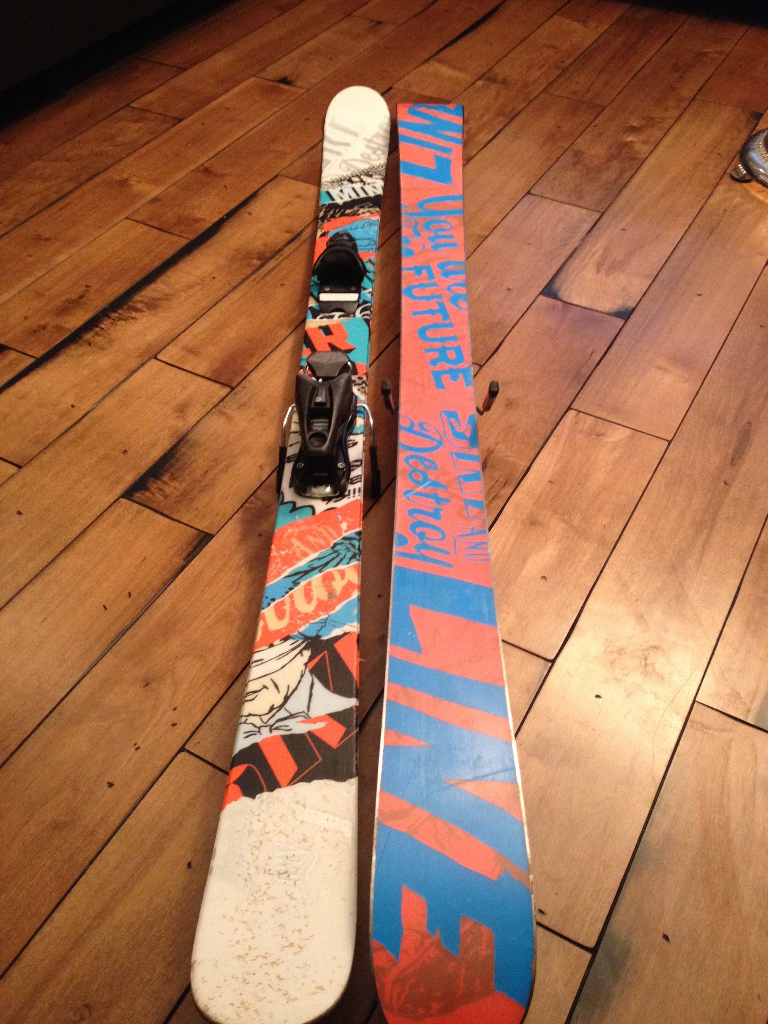  Pair of 2011/2012 Line Mastermind twin tip skis size 157