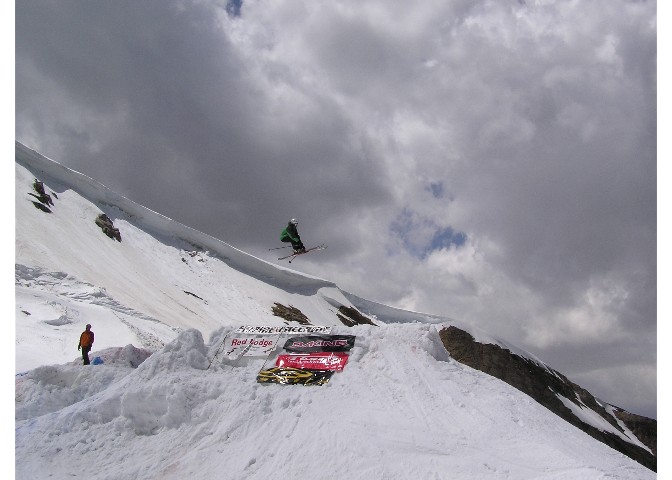 paul cotter hitting the hip at EMPIRE