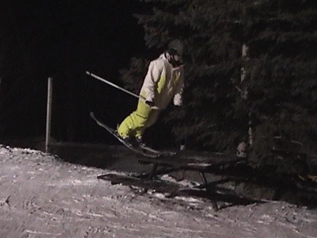 Picnic table nose press
