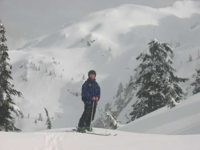 Pilchuck snowing and sunny