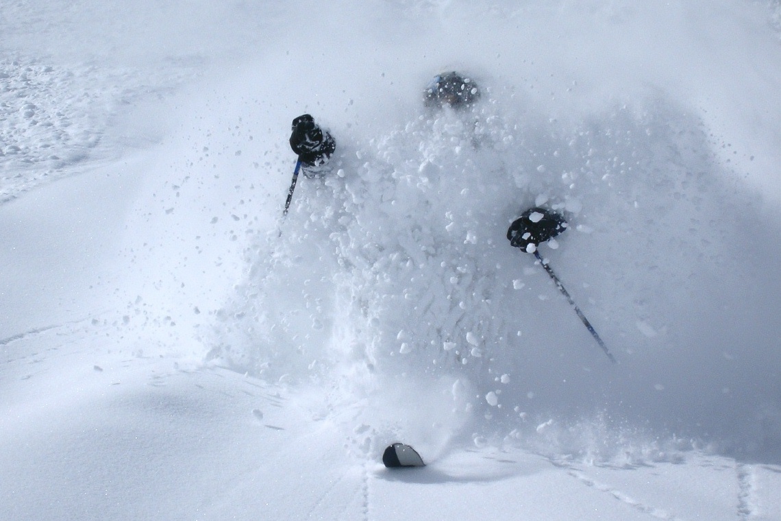 Pow pow in the cirque