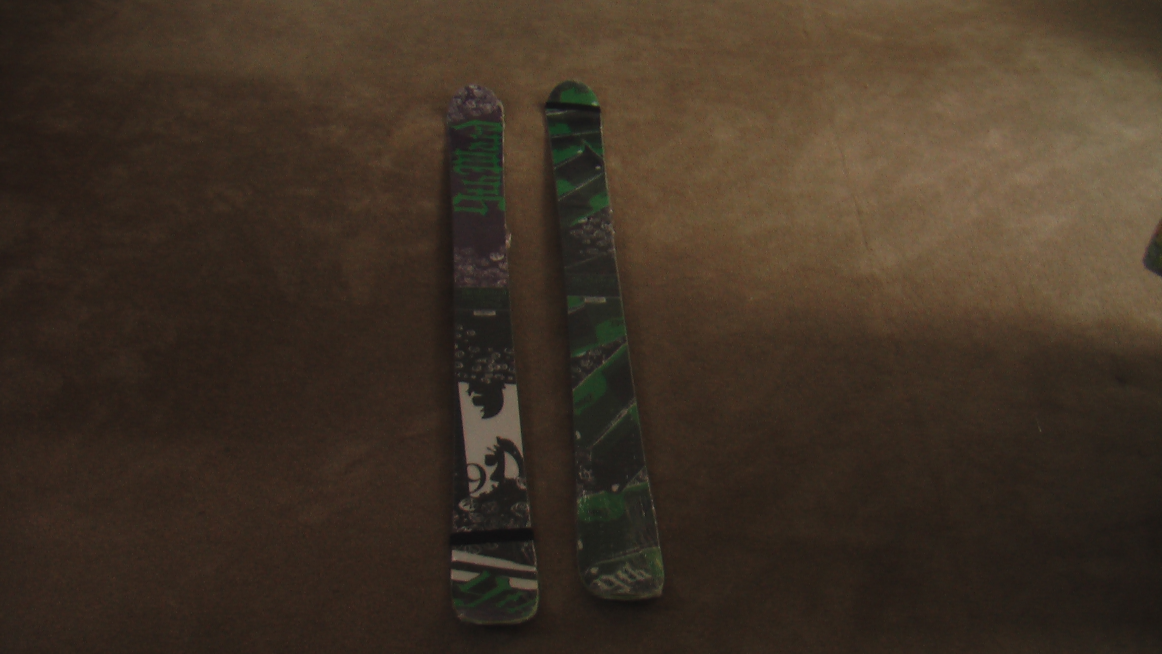 Pow skis