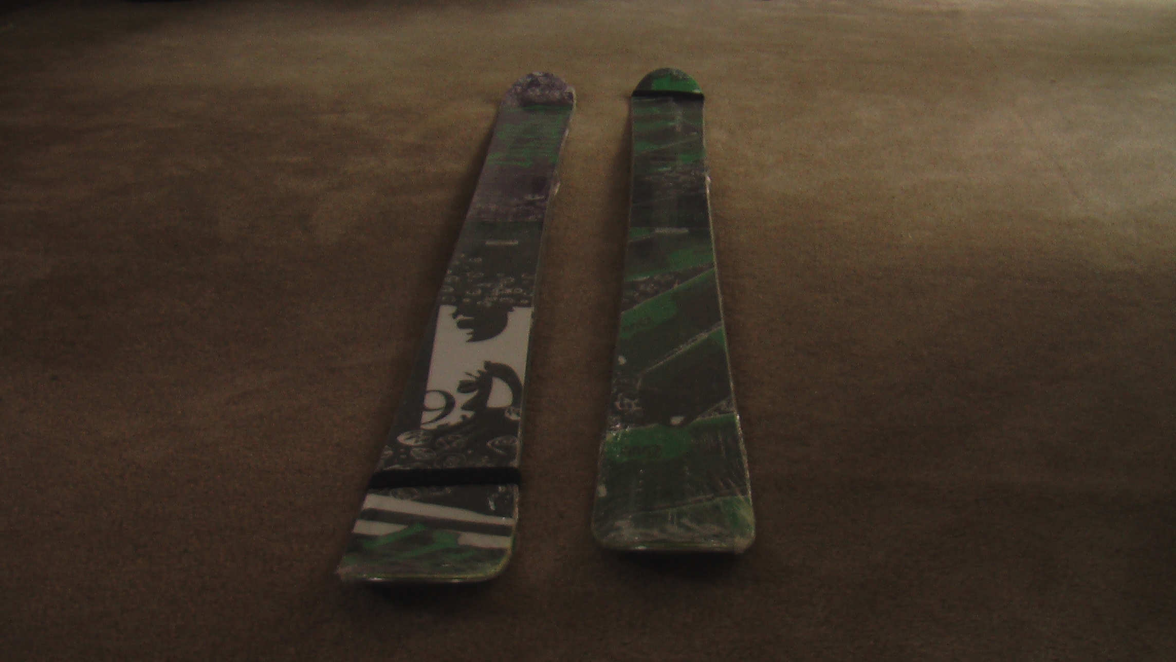 Pow Skis