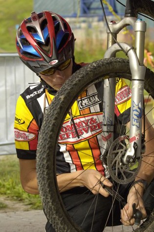 Pre race prep..Last race of Sunset series 2005