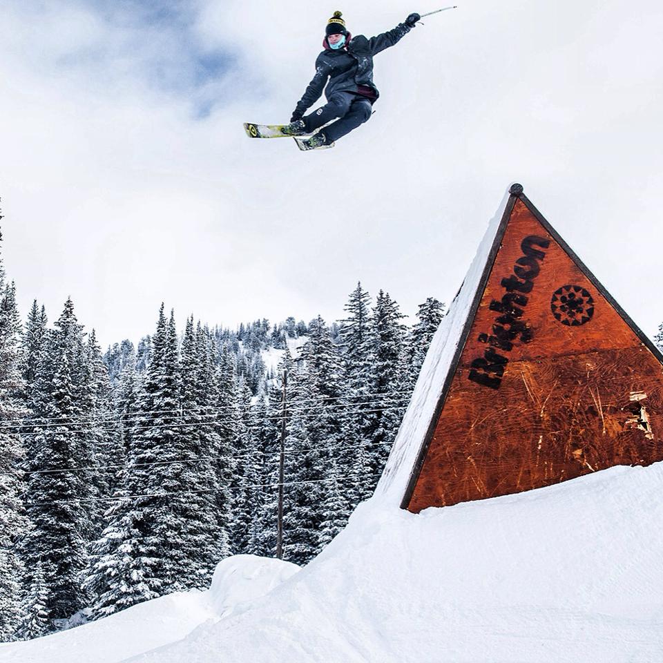 Pull this bitch over my ninja i gotta piss