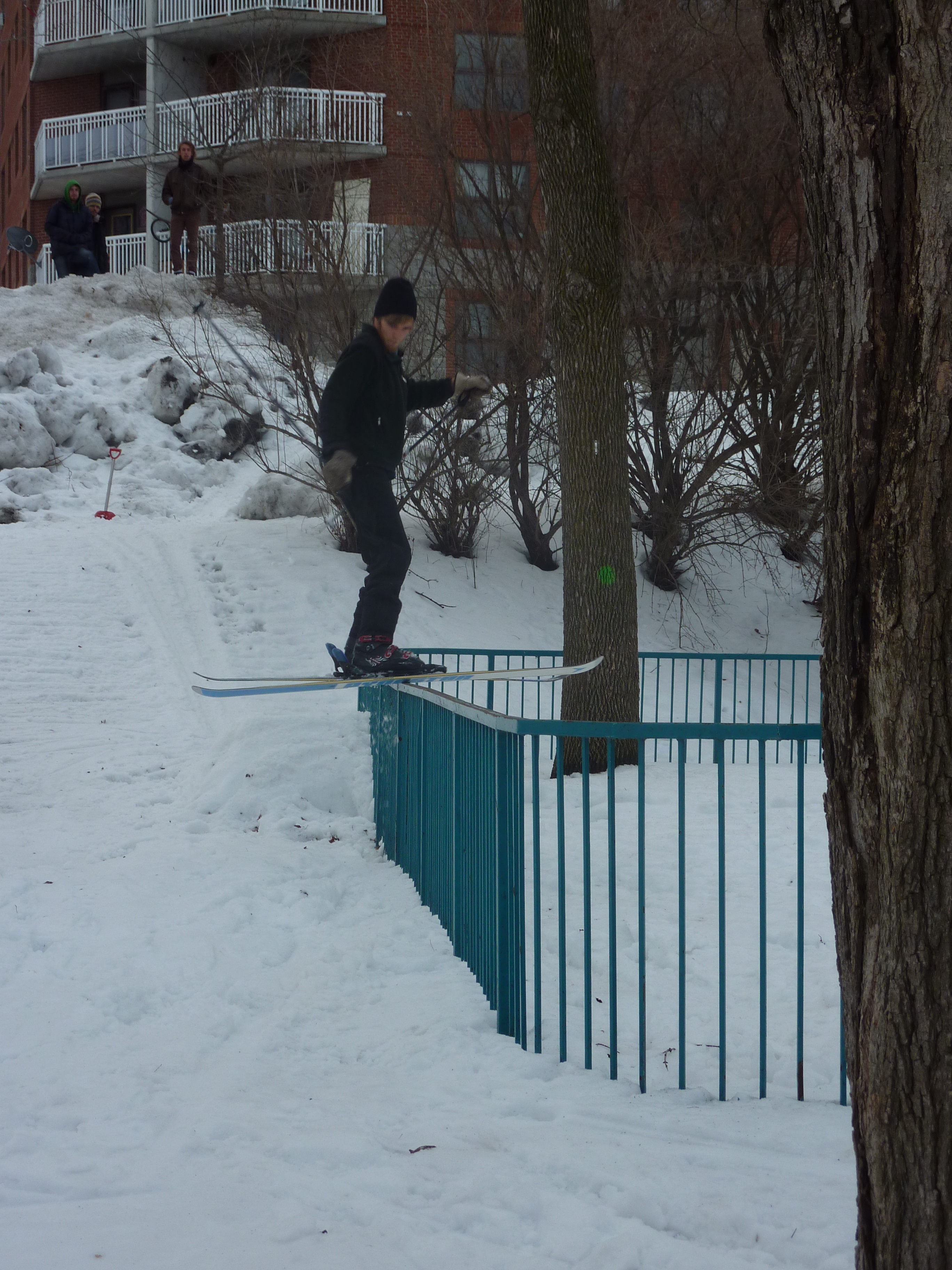 rail + curious passer-byers