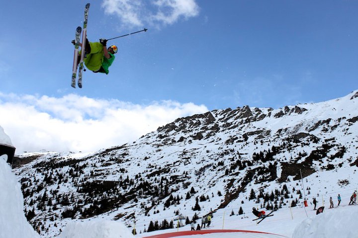 Representing at the Dedern