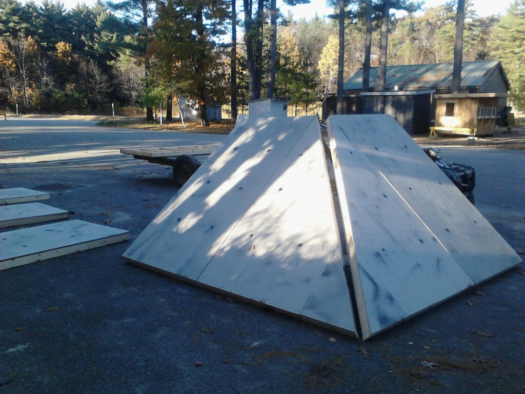 Retaining wall panels