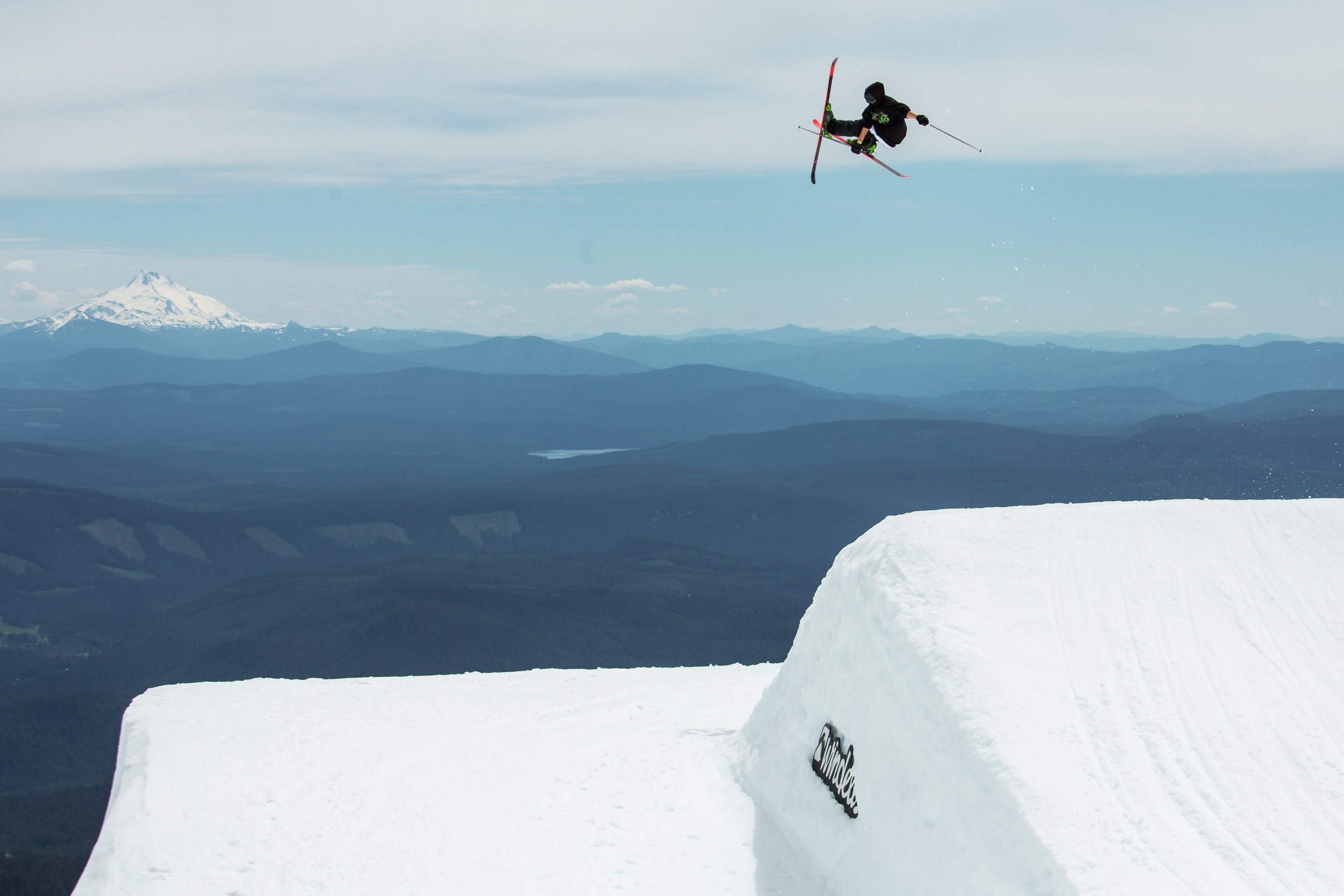Riley McDonough Cork 7 Seatbelt
