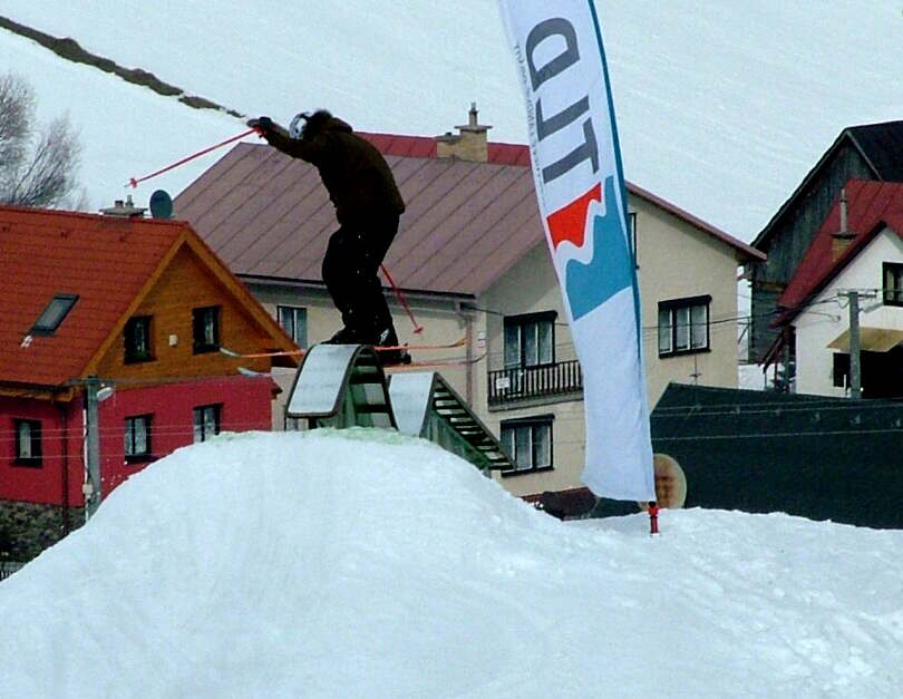 Roller coaster kink box