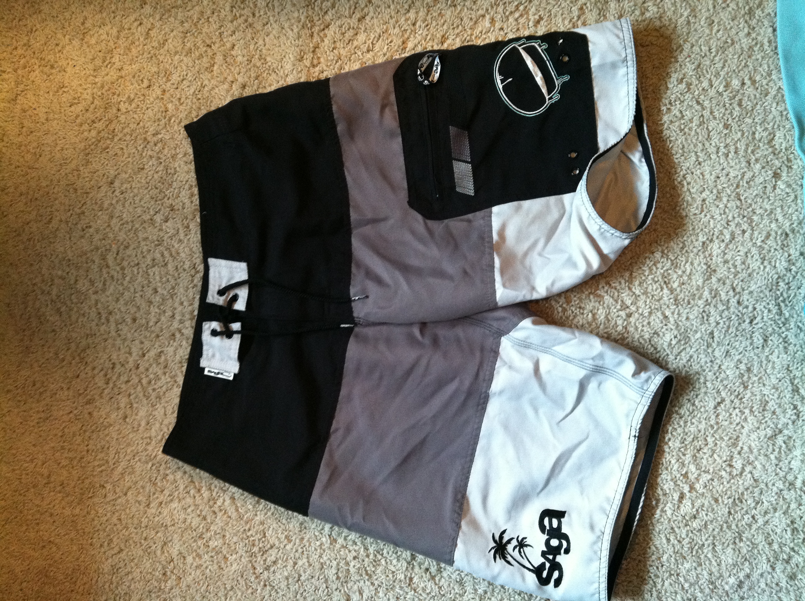 Saga Shorts 32 10/10 never worn