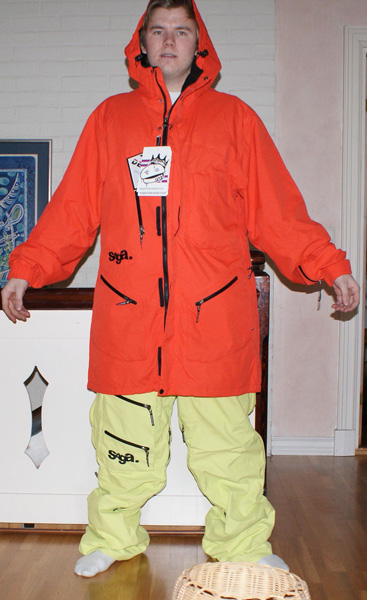 Saga suit closed front