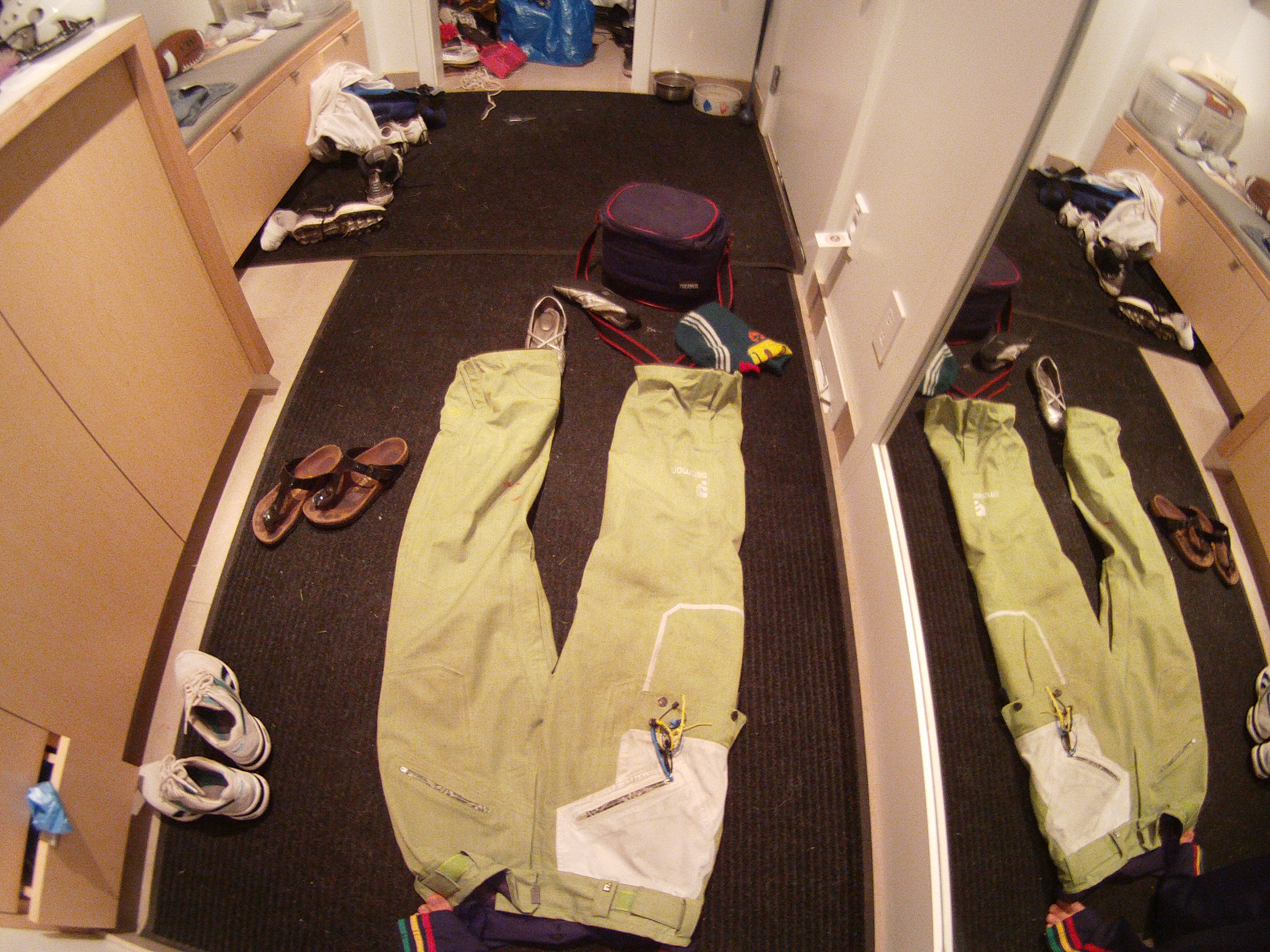 Salomon sideways pant front