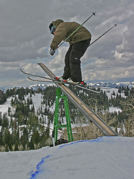 Sam from TGR showin how its done on the teeter tooter rail!
