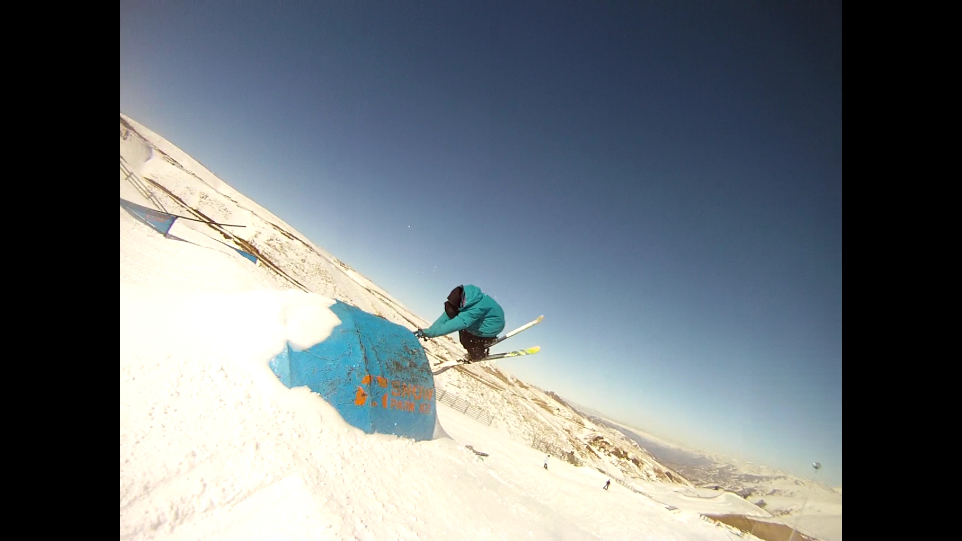 Sam Hand drag 5 off concrete truck jib.