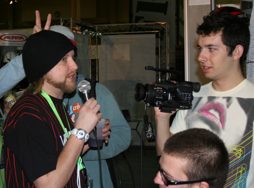 Schmuck with the classic bunny ears at SIA