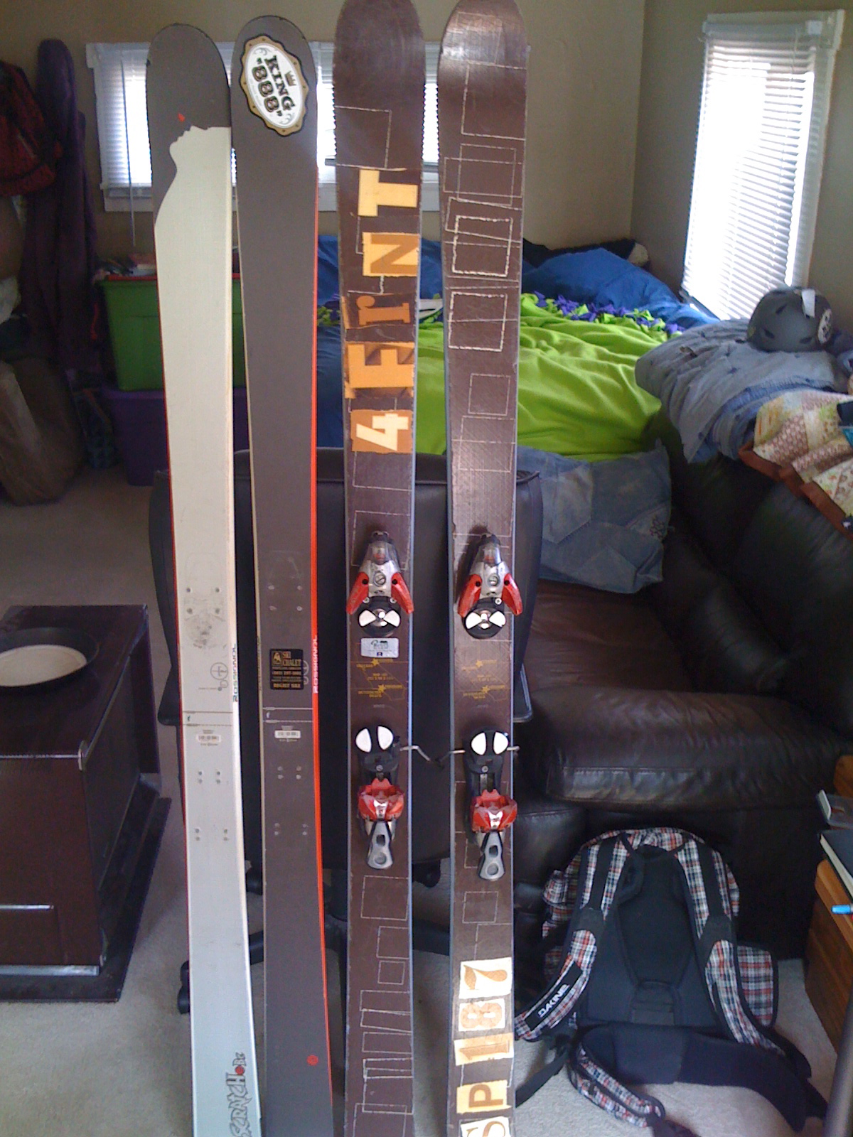 Scratches and 4frtns