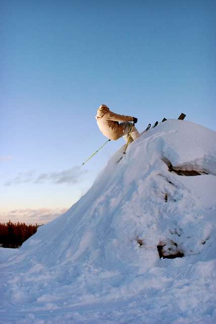 Sick Hut Wallride (resized)