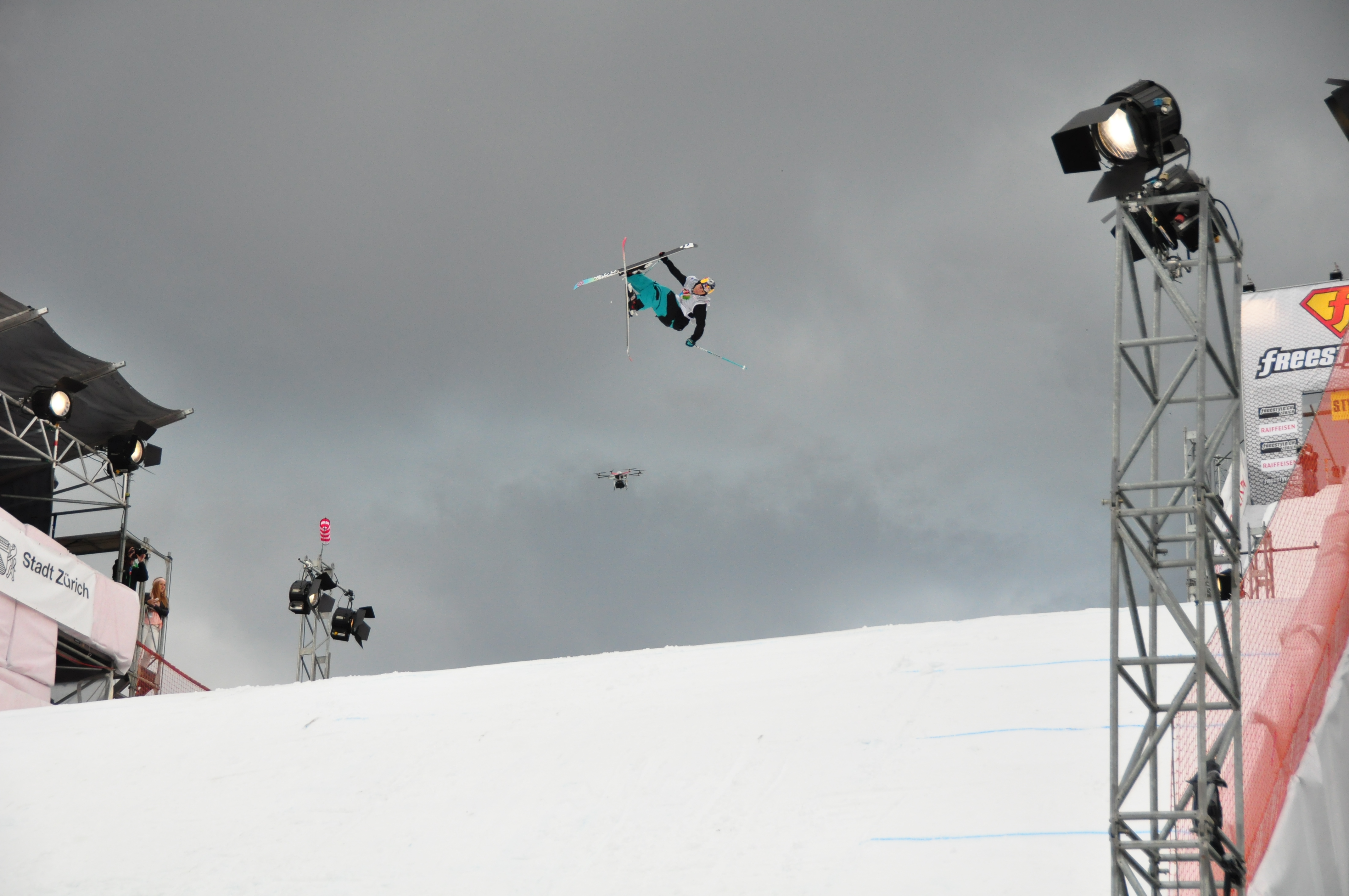 Simonn Dumont - flat 7