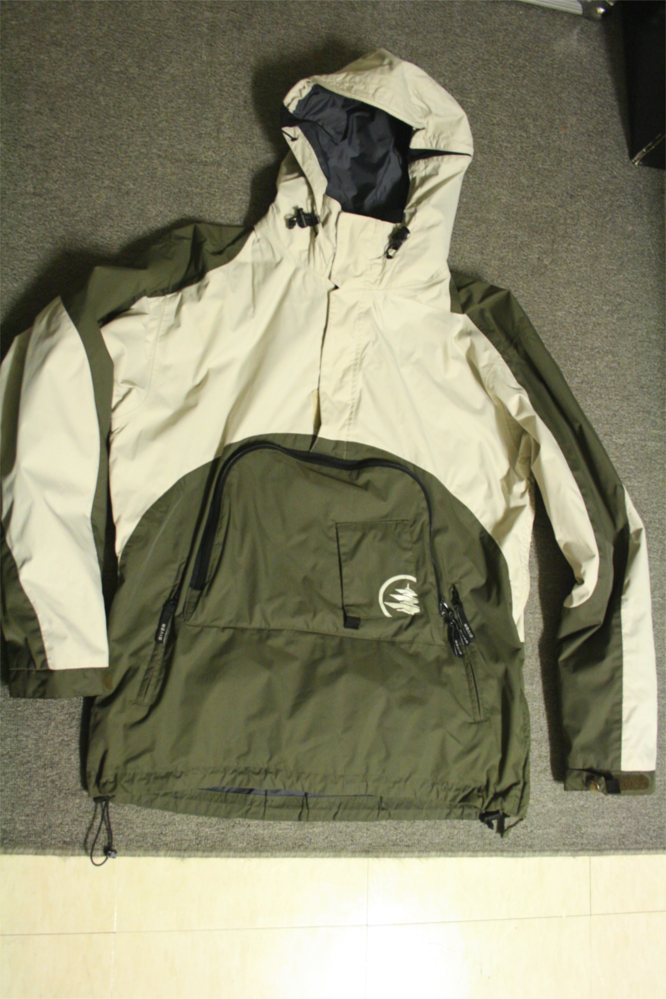 Siver Cartel ten 4 Jacket size medium 9.9/10
