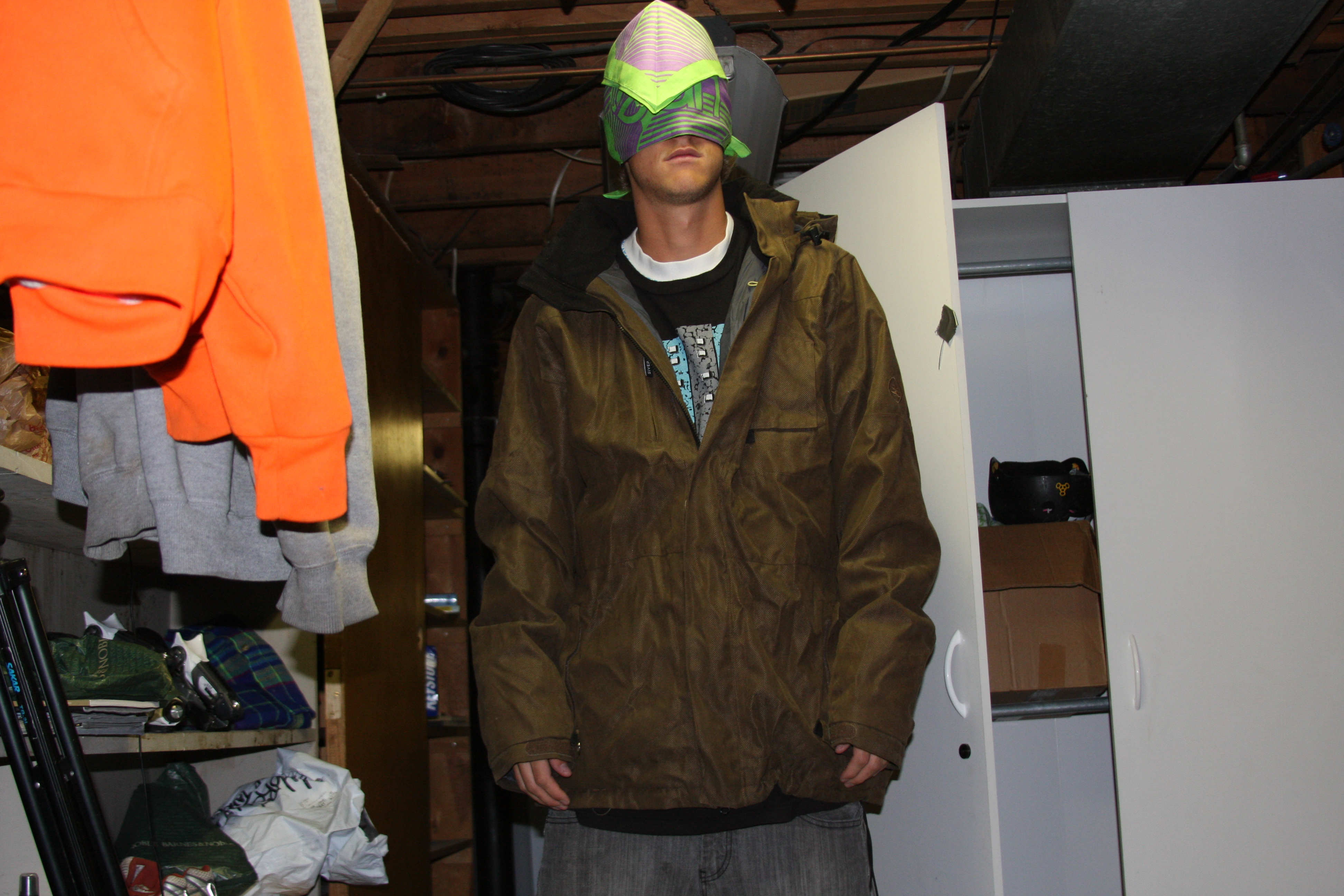 Siver XL he's 6'1" pm