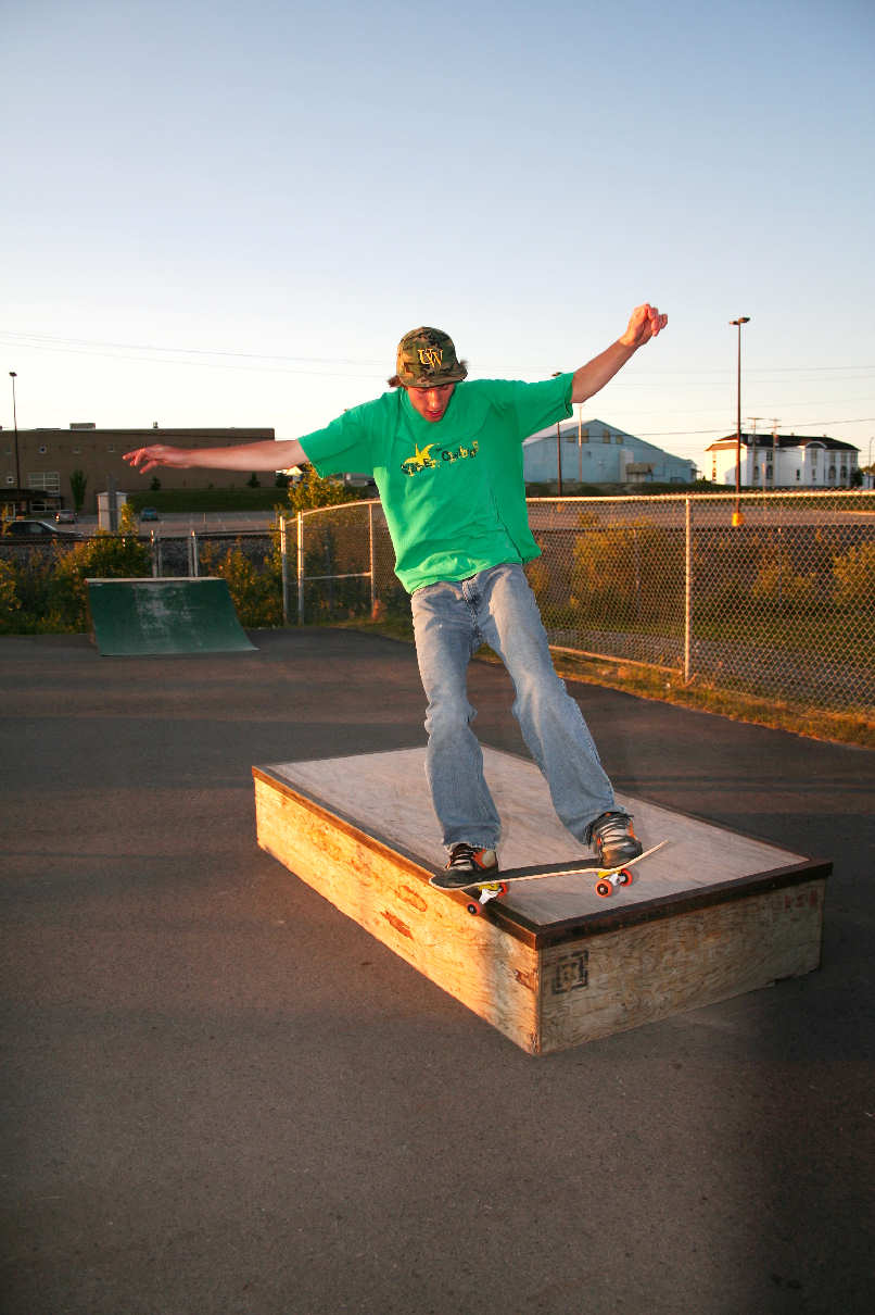 Skating - Salad Grind