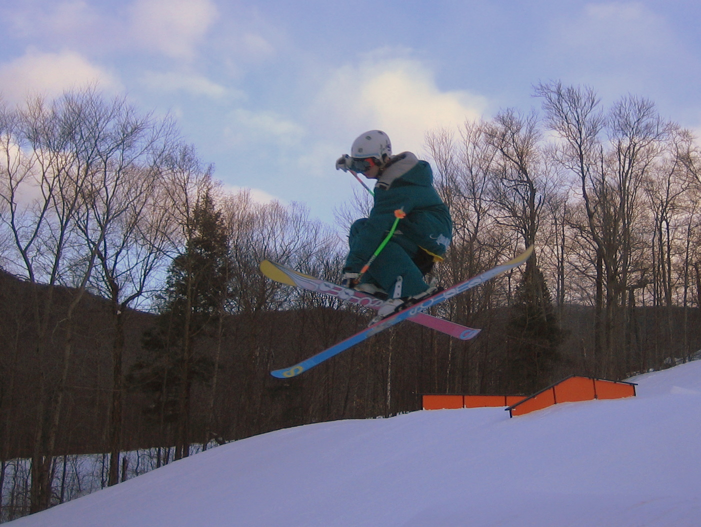 Sketchy mute but the suspects are lookin fine