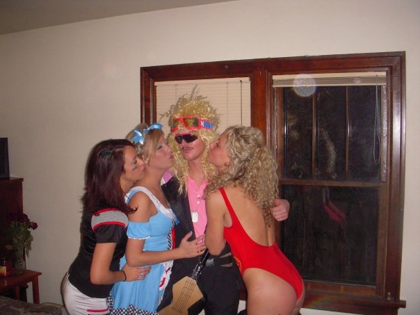 Skiers -- always gettin babes