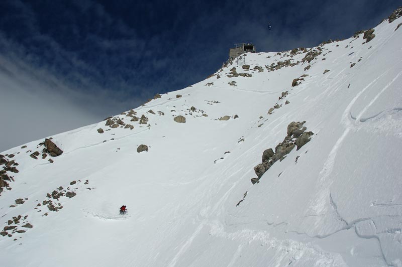 Skiing down from the Torino hut