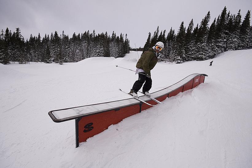 Skiing make me happy