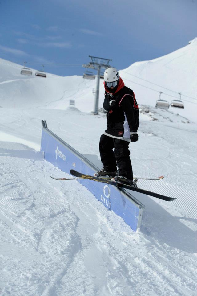 Skiing with a broken wrist