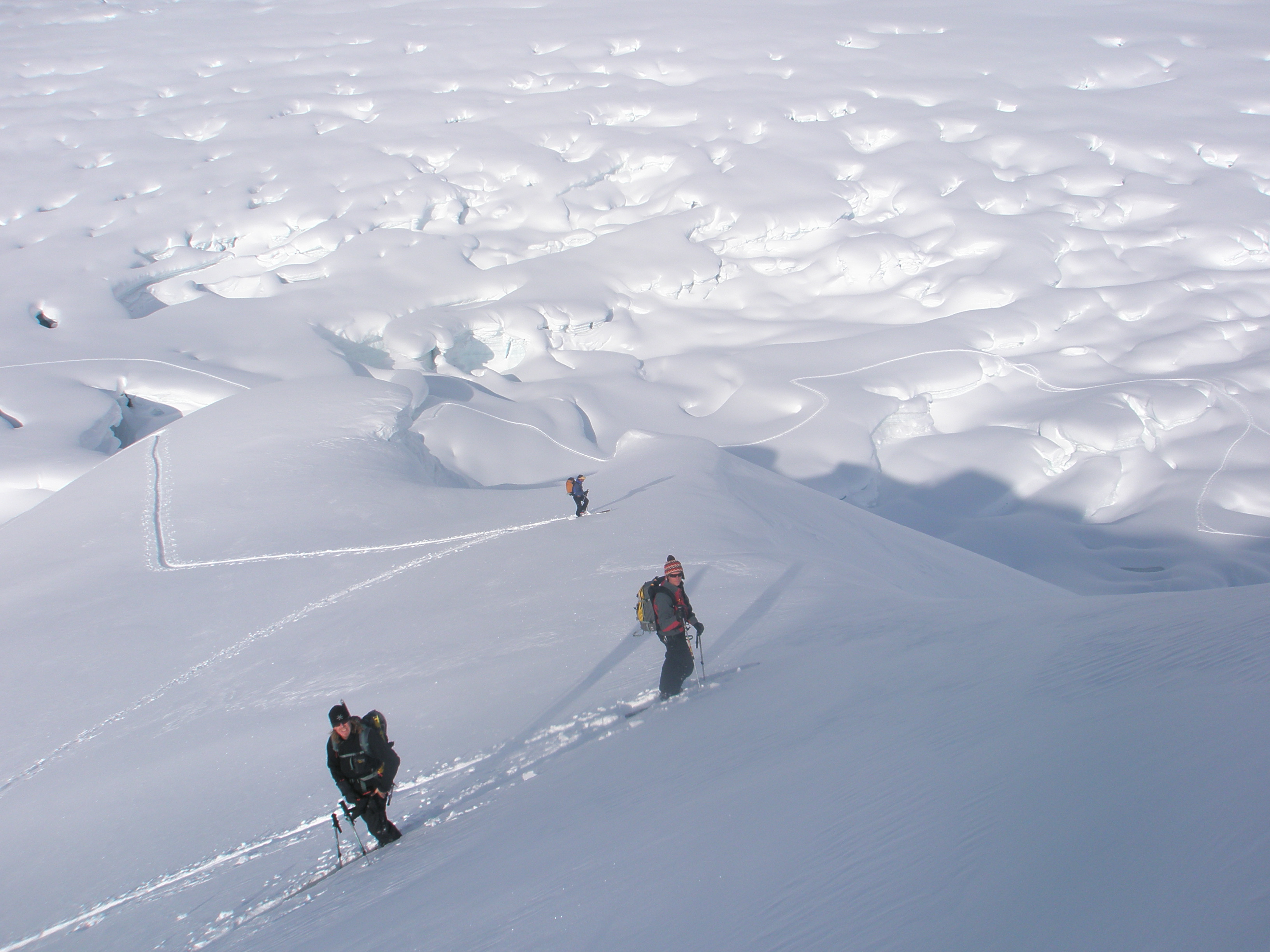 Skinning above crevasses