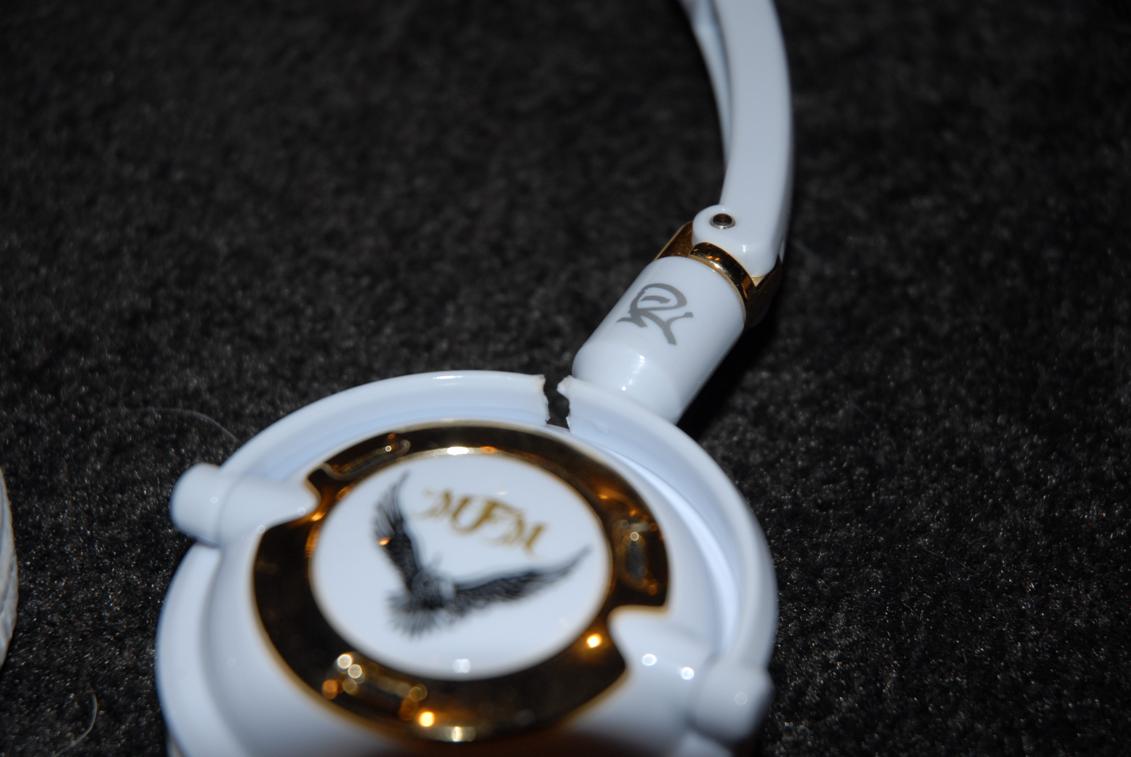 Small crack on lowriders