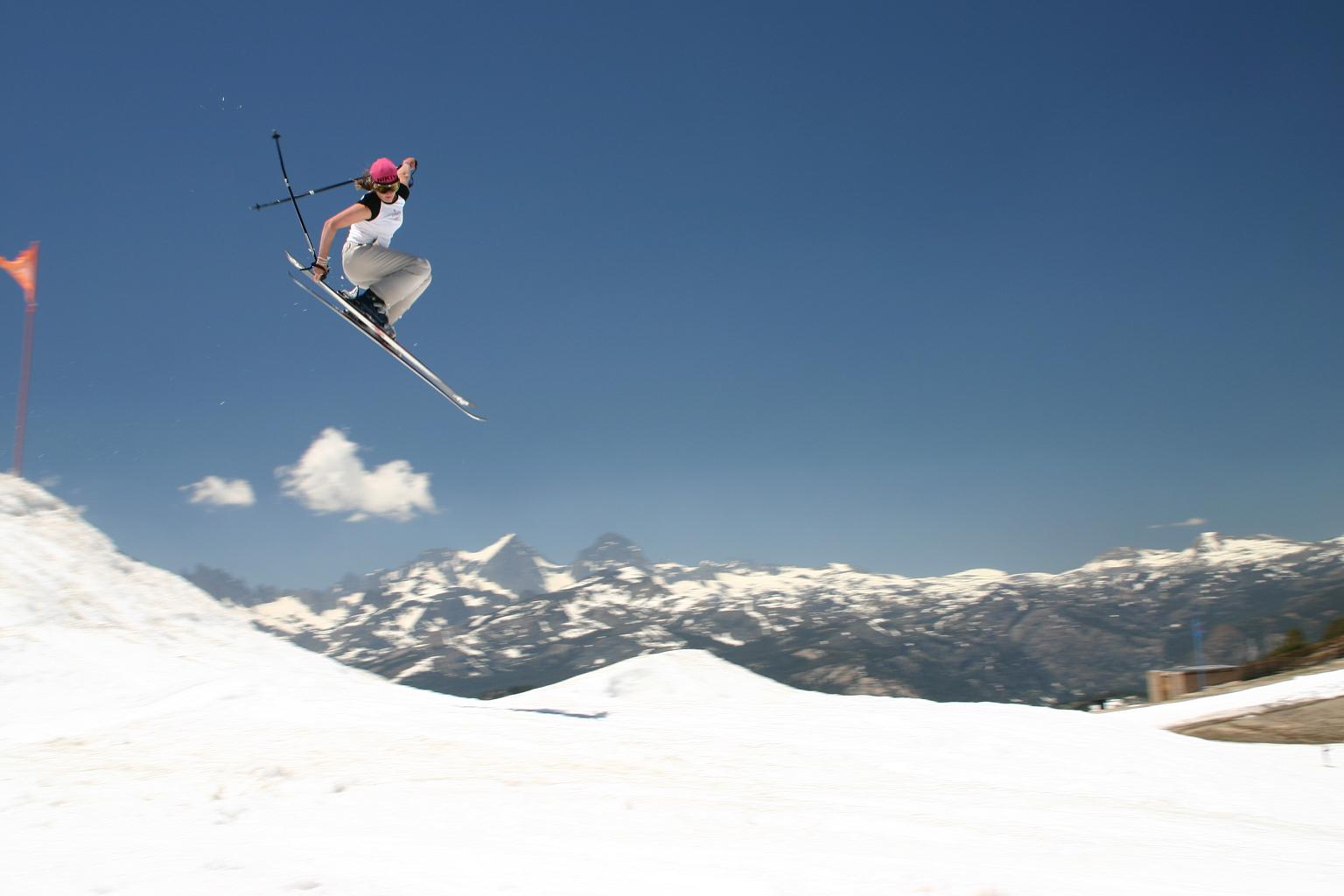 Small tail grab with no gloves! Ouch!!