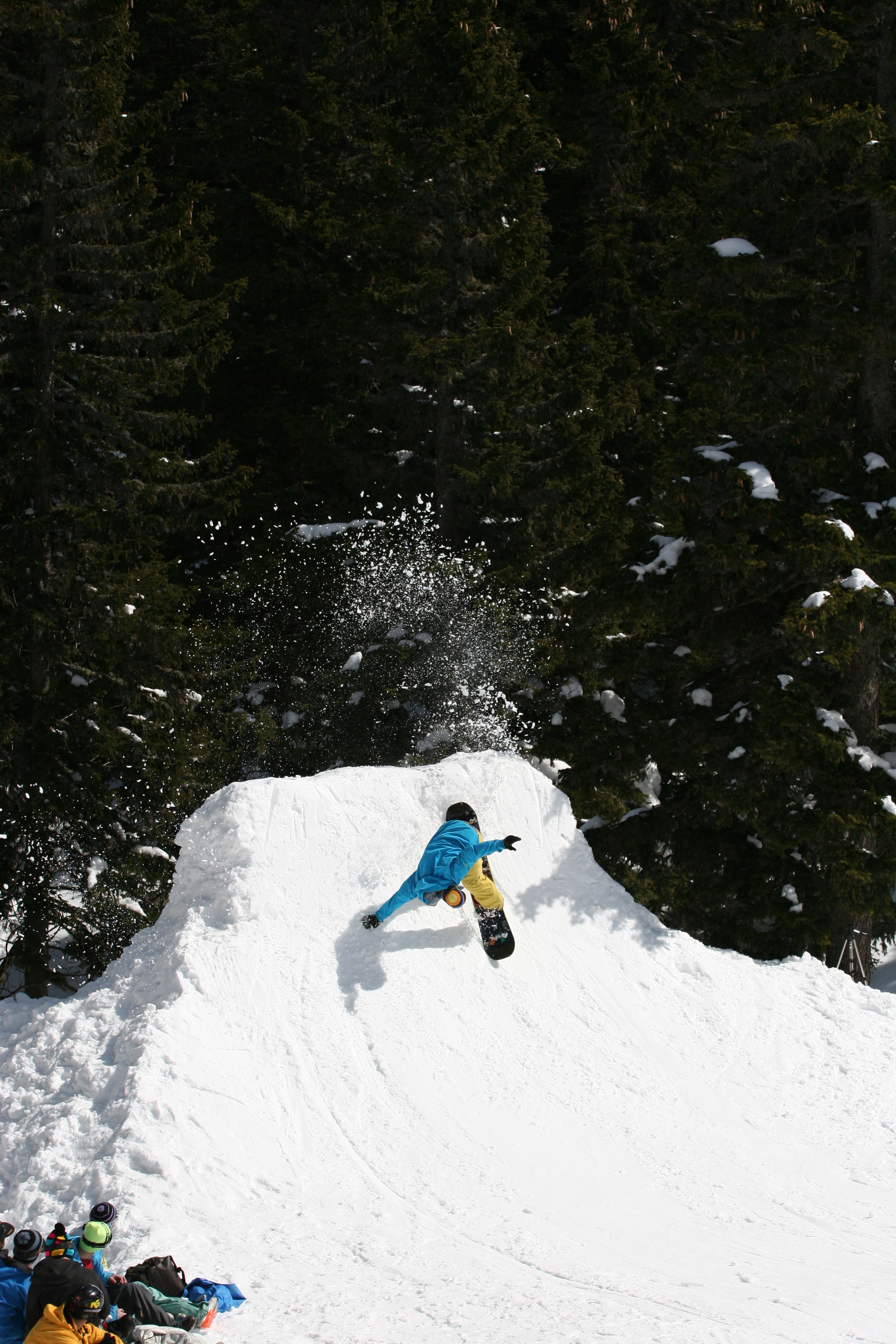 Snowboard spray