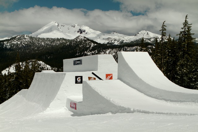 Snowboarder Superpark 15 Mt. Bachelor